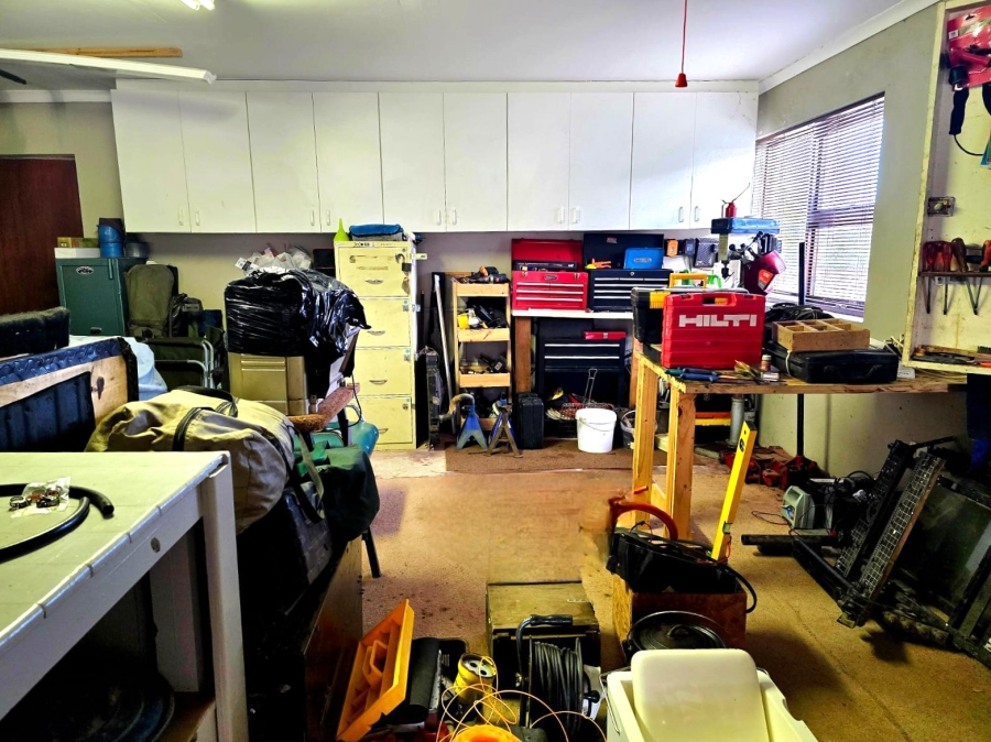 4 Bedroom Property for Sale in Paradise Beach Eastern Cape